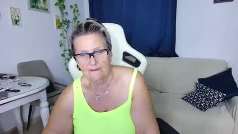 Selenna online show from February 14, 6:26 pm