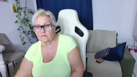 Selenna online show from April 12, 5:51 pm