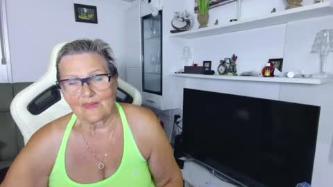Selenna online show from June 16, 5:26 pm