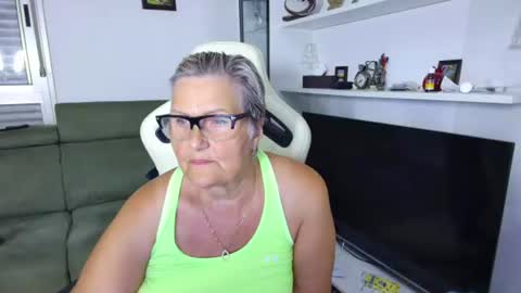 Selenna online show from June 18, 5:28 pm