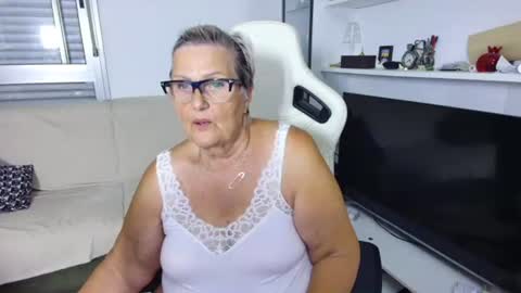 Selenna online show from June 24, 5:12 pm