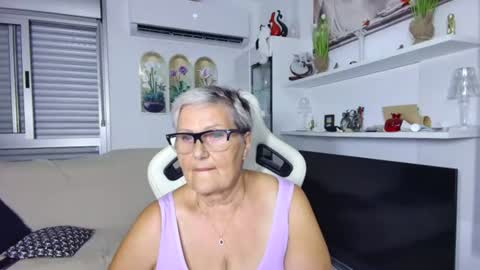 Selenna online show from July 12, 4:42 pm