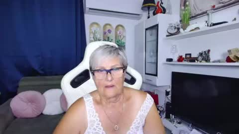 Selenna online show from July 29, 5:33 pm