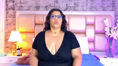 Selenna Cooper online show from March 25, 11:49 am