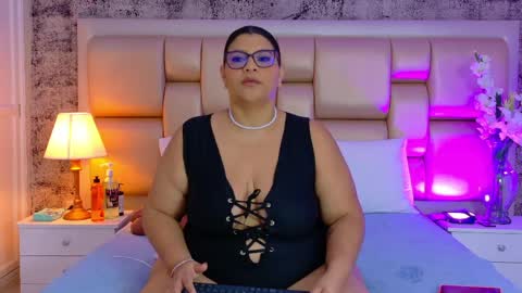 Selenna Cooper online show from April 1, 11:55 am