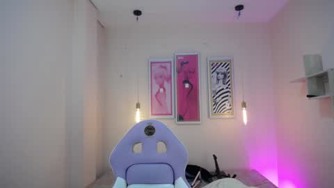 Snapshot of seleny_fitness chatting on January 22, 1:11 pm Mayte online show from January 22, 1:11 pm
