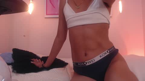 Snapshot of seleny_fitness chatting on January 27, 4:22 pm Mayte online show from January 27, 4:22 pm