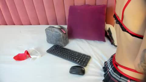 Seline  online show from November 24, 7:57 pm