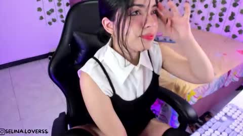 Snapshot of selina_lovers_ chatting on November 10, 4:00 am Selina online show from November 10, 4:00 am