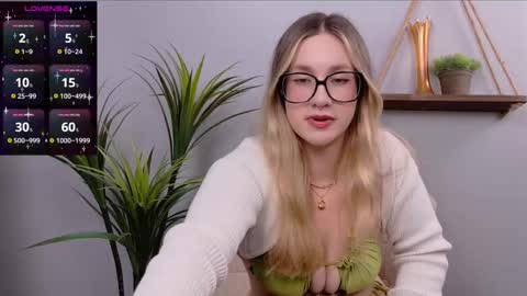 Snapshot of selina_thick chatting on September 24, 2:26 am Selina Mae online show from September 24, 2:26 am