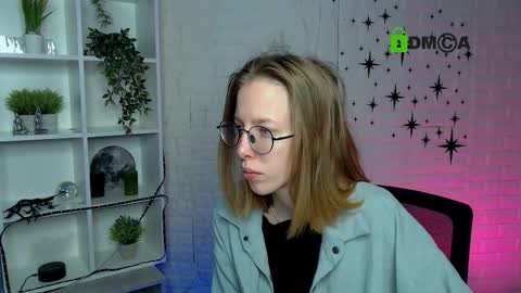 Selena online show from December 1, 11:15 am