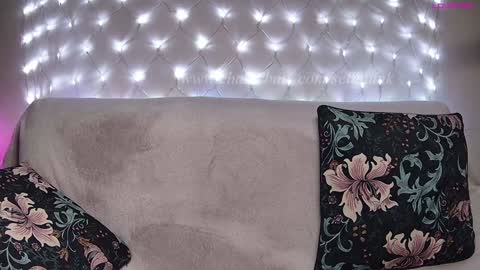 Snapshot of sellapink chatting on December 9, 1:34 pm My name is Sella and im Bisexual online show from December 9, 1:34 pm