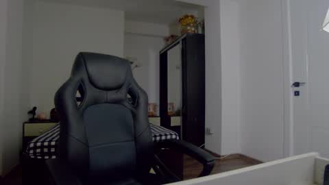 Snapshot of sellena_angels chatting on February 13, 4:03 pm sellena_angels online show from February 13, 4:03 pm