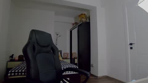 Snapshot of sellena_angels chatting on February 19, 5:31 pm sellena_angels online show from February 19, 5:31 pm