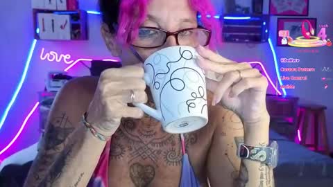Selvaggia Del Caribe online show from May 25, 6:47 pm