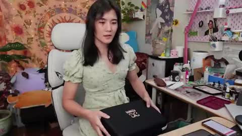 Snapshot of sen_and_sin chatting on July 17, 1:23 am Sen online show from July 17, 1:23 am