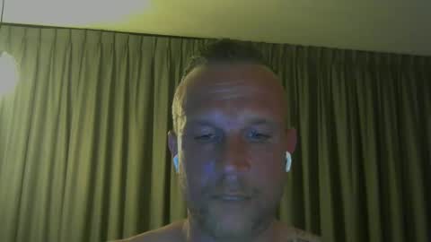 sence08 online show from March 20, 10:14 pm