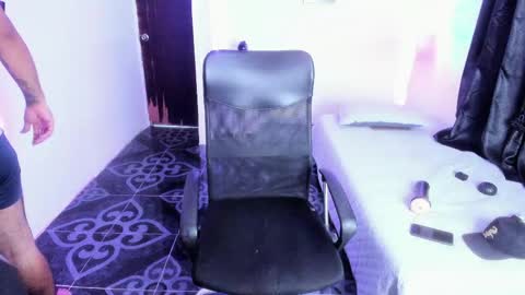 Snapshot of senior_teacher99 chatting on April 13, 7:41 pm senior_teacher99 online show from April 13, 7:41 pm