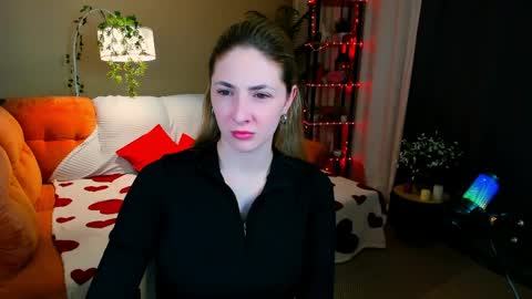 sensitiveheartt online show from March 31, 7:25 pm