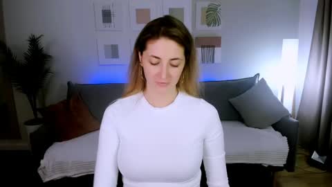 sensitiveheartt online show from April 13, 8:14 pm