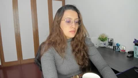 Snapshot of sensual__lady chatting on September 23, 6:11 pm Samantha - online show from September 23, 6:11 pm
