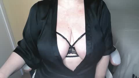 Snapshot of sensual_cris chatting on November 23, 6:41 pm CRIS online show from November 23, 6:41 pm