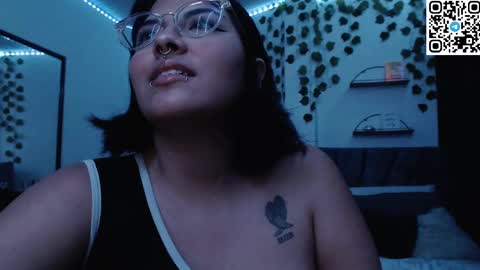 Snapshot of sensual_flame chatting on December 30, 1:04 am Camille and sophie online show from December 30, 1:04 am