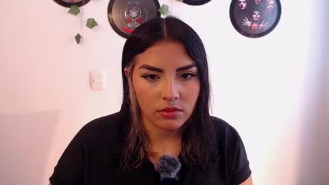 Snapshot of sensual_flame chatting on September 20, 3:24 pm Camille and sophie online show from September 20, 3:24 pm