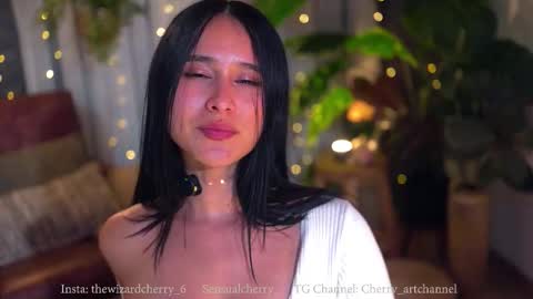 Snapshot of sensualcherry_ chatting on February 28, 2:01 am Maria- OF sensual bee online show from February 28, 2:01 am