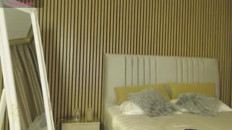 Snapshot of sensualhallie chatting on February 12, 6:58 pm Hallie online show from February 12, 6:58 pm