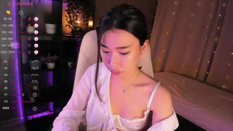 Kiki online show from October 4, 4:05 pm
