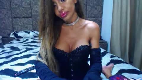 Snapshot of sensualqueen11 chatting on June 4, 8:59 pm sensualqueen11 online show from June 4, 8:59 pm