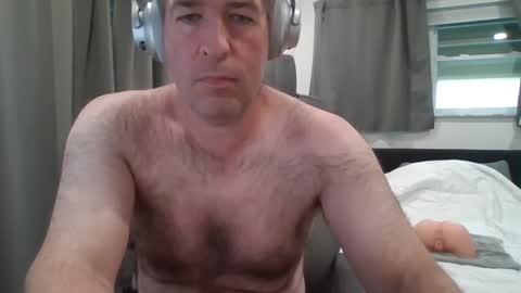 senyai40 online show from October 10, 5:45 pm