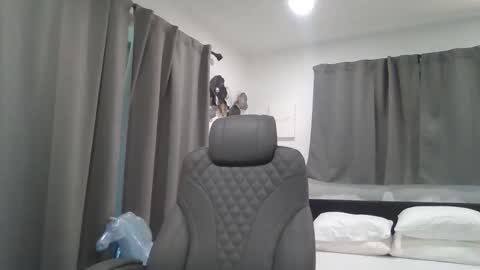 senyai40 online show from October 16, 5:25 pm