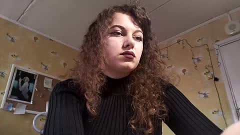 Snapshot of serafinayurick chatting on February 1, 8:46 am May online show from February 1, 8:46 am