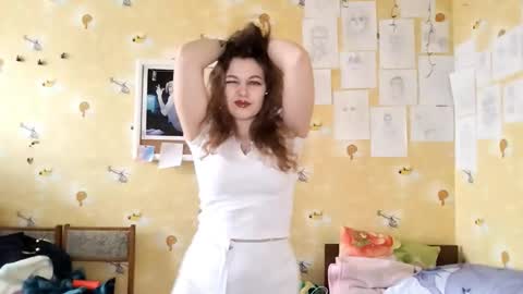 Snapshot of serafinayurick chatting on March 1, 8:05 am May online show from March 1, 8:05 am