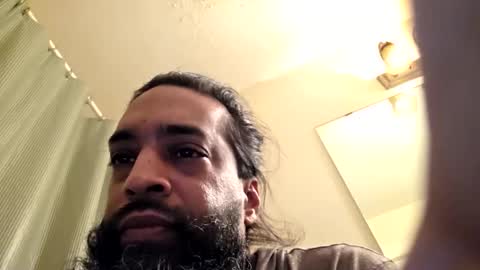 Snapshot of serani02 chatting on February 18, 9:38 am Serani online show from February 18, 9:38 am