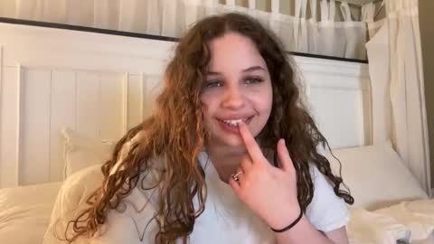 Snapshot of seraphinavelvet chatting on January 16, 12:42 pm Seraphina online show from January 16, 12:42 pm