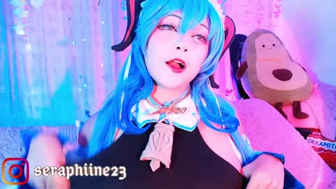 Snapshot of seraphine23_ chatting on January 12, 2:19 pm seraphine online show from January 12, 2:19 pm