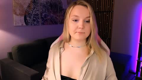 Serena online show from April 6, 9:32 am