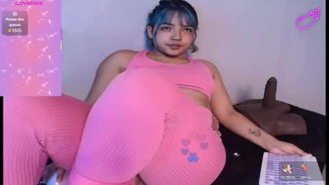 Snapshot of serena_rose_rs chatting on November 6, 9:26 pm serena_rose_rs online show from November 6, 9:26 pm