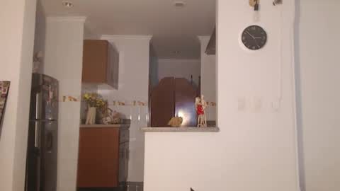 sararoussee online show from January 16, 11:20 pm