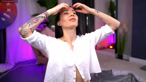 Serena online show from October 21, 10:05 am