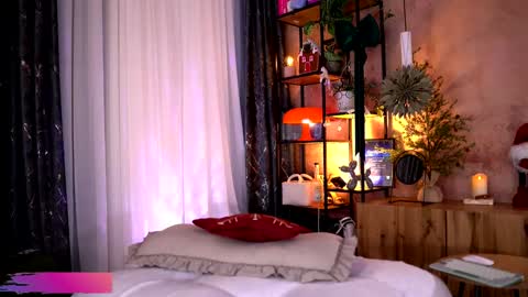 Snapshot of serene_sophiex chatting on December 21, 9:55 pm Serene Sophiex online show from December 21, 9:55 pm