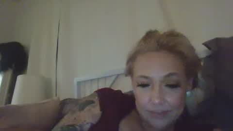 Snapshot of serentypeace chatting on October 13, 3:06 am tikitavi85 online show from October 13, 3:06 am