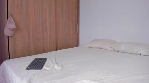 Snapshot of serge_7 chatting on October 19, 6:41 pm Serge online show from October 19, 6:41 pm