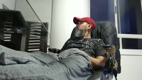 hetero serio discreto online show from October 25, 10:59 pm