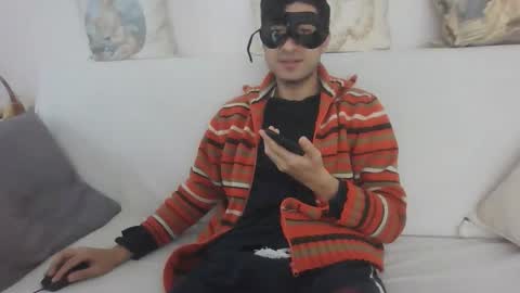 sero98313230 online show from November 19, 11:32 am