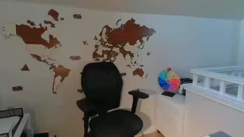 servegoddesszara online show from October 15, 4:40 pm