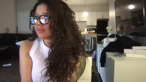 Snapshot of servexely chatting on February 9, 7:29 pm servexely online show from February 9, 7:29 pm